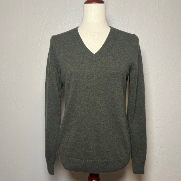 •SOFT NAADAM• Cashmere Oversized V-Neck Pullover Sweater in Olive Green Size XS - Picture 1 of 11